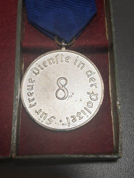 Серебряный полицейский медаль за 8 лет службы &ndash; III Класс &ndash; В футляре
