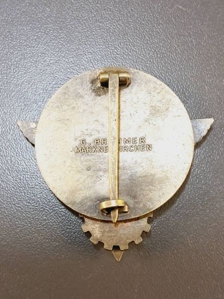 Odznaka Kreissieger 1938 &ndash; Sygnowana G. Brehmer Markneukirchen &ndash; Zawody Zawodowe HJ