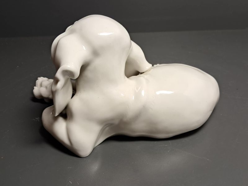 Figurka Allach &ndash; Jamnik Siedzący &ndash; Model 1 &ndash; Th. K&auml;rner