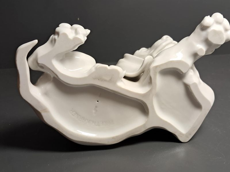Figurka Allach &ndash; Jamnik Siedzący &ndash; Model 1 &ndash; Th. K&auml;rner