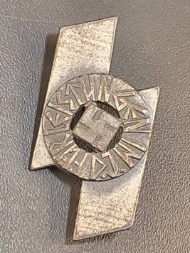 Odznaka HJ / DINTA &ndash; Numerowana &ndash; RZM M1/120 &ndash; Wilhelm Deumer