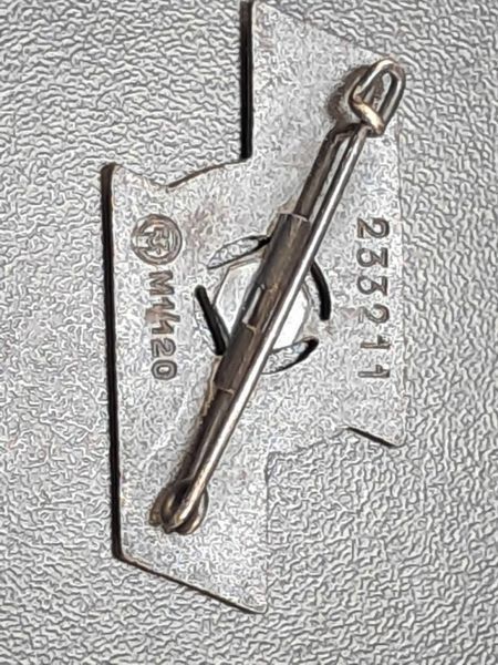 Odznaka HJ / DINTA &ndash; Numerowana &ndash; RZM M1/120 &ndash; Wilhelm Deumer