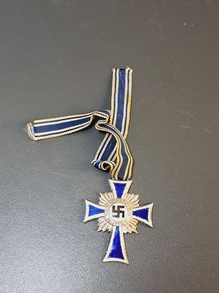 Srebrny Krzyż Matki &ndash; Oryginalna Wstążka &ndash; Ślady Czasu na Rewersie 1938