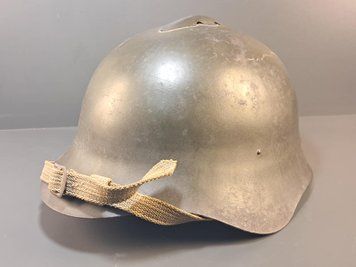 Sowiecki Hełm Ssh-36 &ndash; Oryginalny Fasunek i Pasek &ndash; Stan Strychowy