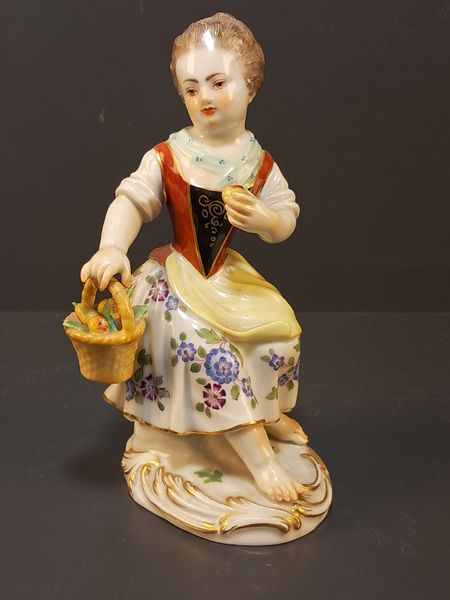 Figurka Porcelanowa Dziewczynka z Owocami &ndash; Miśnia (Meissen) &ndash; G&auml;rtnerkind &ndash; Model nr 15