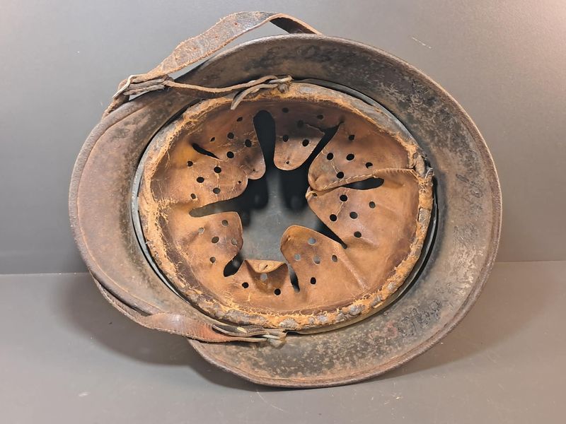 German M40 Helmet SE64 &ndash; Ex-Tropical Camo &ndash; Rare Find