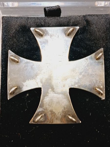 1813 Prussian Iron Cross 1st Class &ndash; First Pattern Sew-On Version (8 Loops)