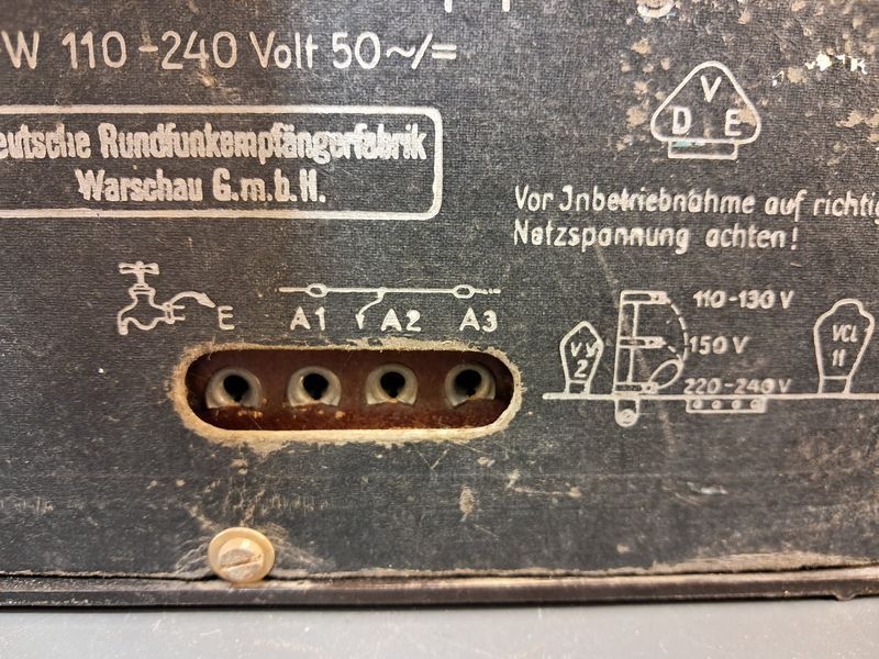 Radio DKE 38 &ndash; Deutsche Rundfunkempf&auml;ngerfabrik Warschau &ndash; Unikat