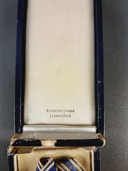 Złoty Krzyż Matki &ndash; Friedrich Linden L&uuml;denscheid &ndash; W oryginalnym etui