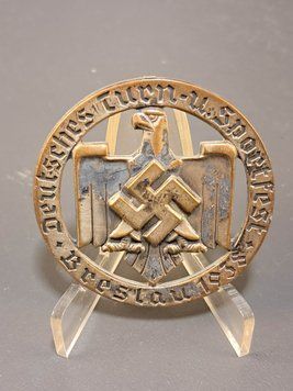 Odznaka Deutsches Turn- u. Sportfest Breslau 1938 &ndash; Buntmetall &ndash; Rob. Neff