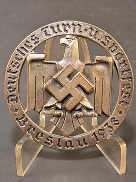 Odznaka Deutsches Turn- und Sportfest Breslau 1938 &ndash; Sygnowana Aurich Dresden
