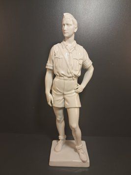 Allach Porcelain Figurine &ndash; HJ Boy &ndash; Design by Richard F&ouml;rster &ndash; Model 113