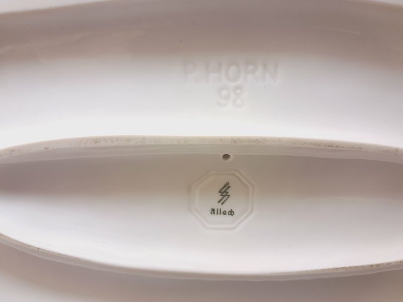 Allach Porcelain Figurine &ndash; Mother with Child (Mutter mit Kind) &ndash; P. Horn Design No. 98