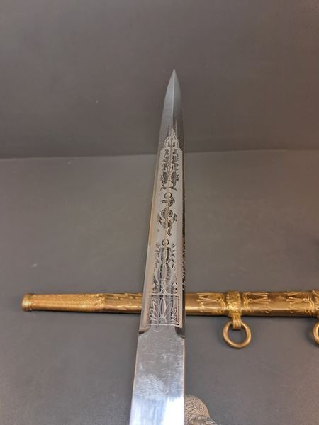 Kriegsmarine Officer's Dagger &ndash; Carl Eickhorn Solingen &ndash; Etched Blade