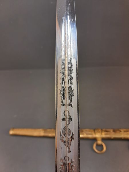 Kriegsmarine Officer's Dagger &ndash; Carl Eickhorn Solingen &ndash; Etched Blade