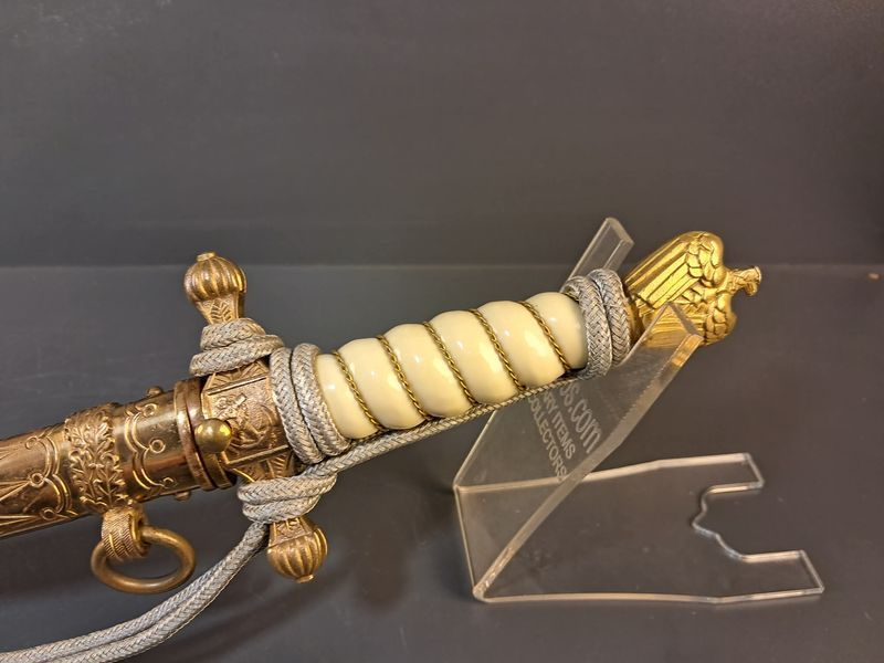 Kriegsmarine Officer's Dagger &ndash; Carl Eickhorn Solingen &ndash; Etched Blade