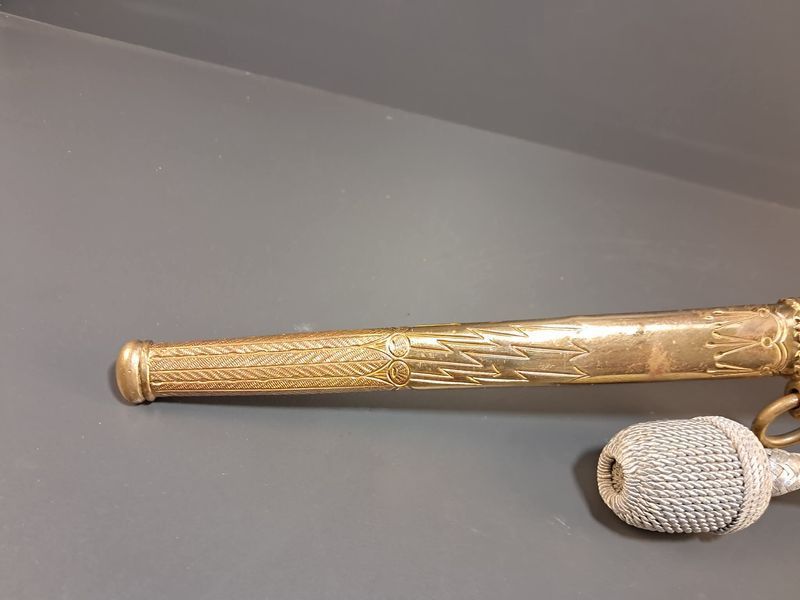 Kriegsmarine Officer's Dagger &ndash; Carl Eickhorn Solingen &ndash; Etched Blade