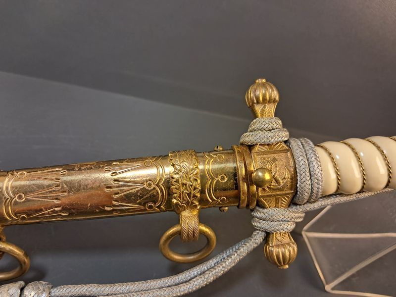 Kriegsmarine Officer's Dagger &ndash; Carl Eickhorn Solingen &ndash; Etched Blade