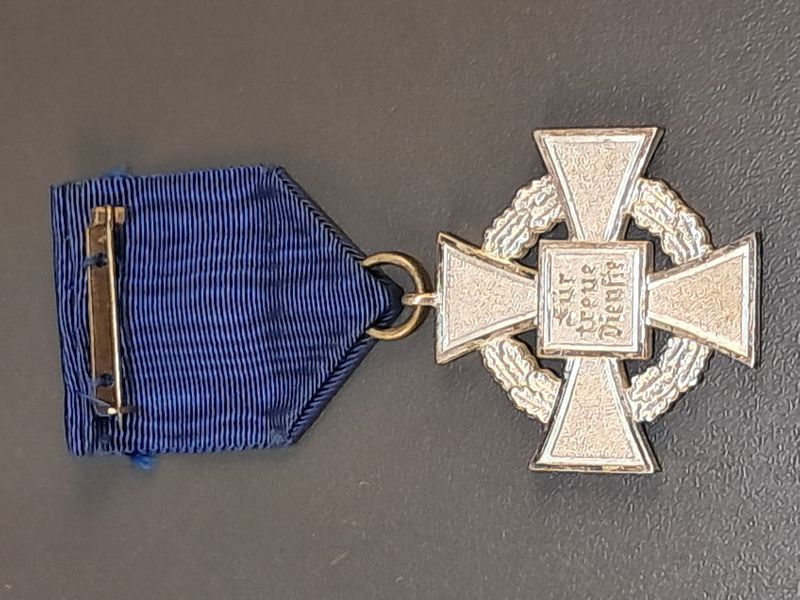 Faithful Service Cross for 25 Years &ndash; Silver &ndash; Collector's Condition