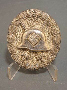 Silver Wound Badge "Legion Condor" &ndash; Solid Construction &ndash; Buntmetall &ndash; Rare