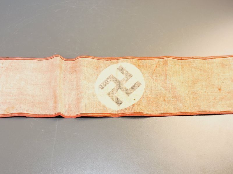 Bawełniana Opaska Naramienna SA / NSDAP &ndash; Wariant z Sitodrukiem z Epoki